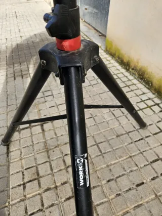 Trípodes para altavoces