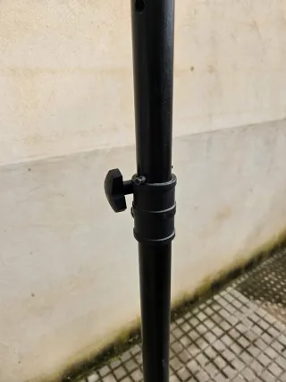 Trípodes para altavoces