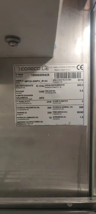 Mesa Refrigerada Central 6 Puertas hostelería