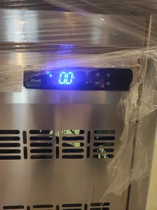 Mesa Refrigerada Central 6 Puertas hostelería