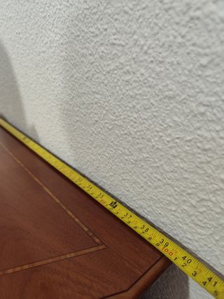 Vitrina de madera y cristal