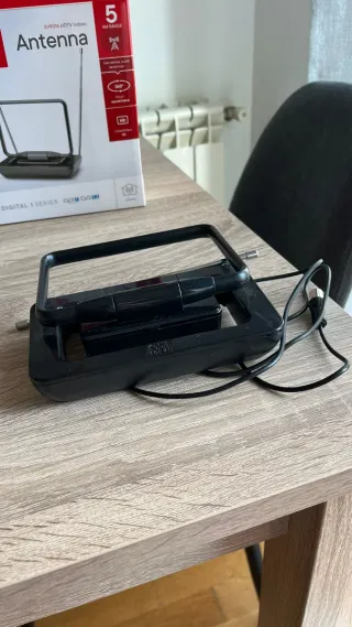 Antena TV One For All SV9015 Interior