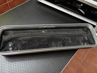 Petacas y receptores inalámbricos con estuche Thom