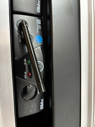 Petacas y receptores inalámbricos con estuche Thom