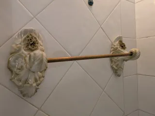 Espejo y accesorios de baño de porcelana