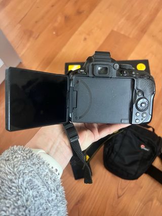 Cámara Nikon D5300 + Objetivo Nikon 18-55mm