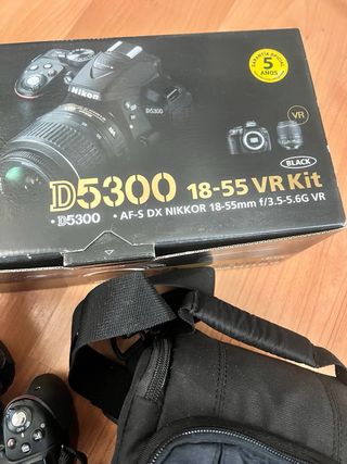 Cámara Nikon D5300 + Objetivo Nikon 18-55mm