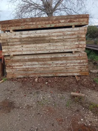 Planchas de encofrado y muros