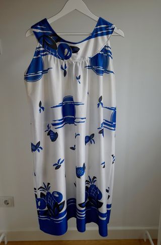 Vestido cuello barco