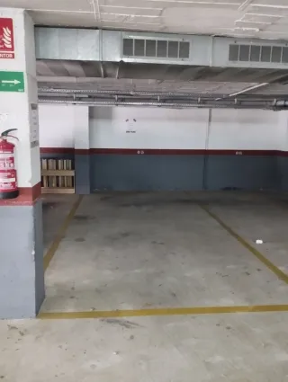 Plaza parquing coche Grande