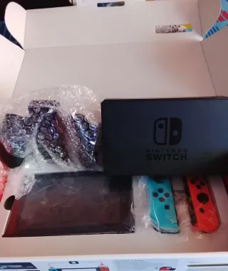 Nintendo Switch con giochi e controller