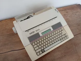Máquina de escribir eléctrica Dator 2010