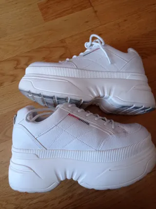 Zapatos blancos, plataforma 7cm PRECIO NEGOCIABLE