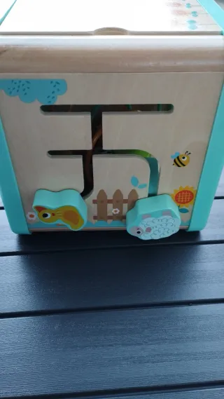 Cubo de madera infantil
