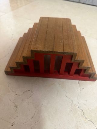 Embolador de madera y escaleras