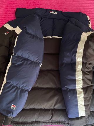 Abrigo plumífero Fila negro y azul