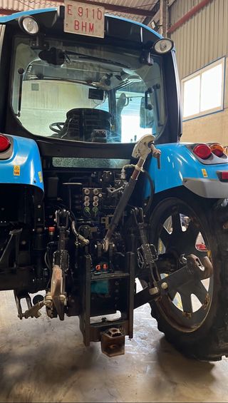 Tractor Landini 6-125 H con pala