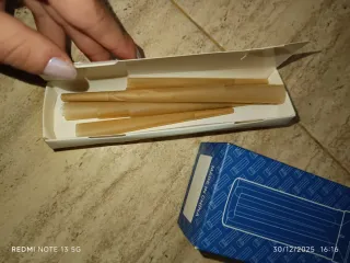 Picadora de hierbas con tubos para conos