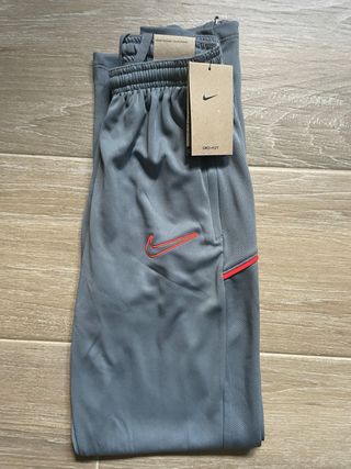 Chándal Nike NUEVO sin estrenar (Talla S) OFERTA