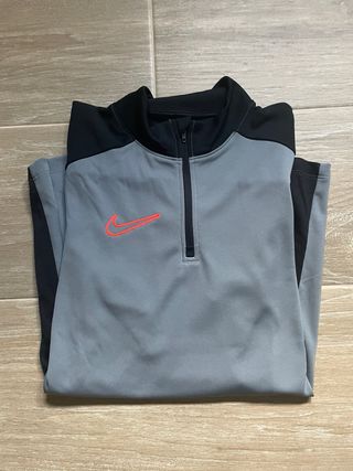 Chándal Nike NUEVO sin estrenar (Talla S) OFERTA