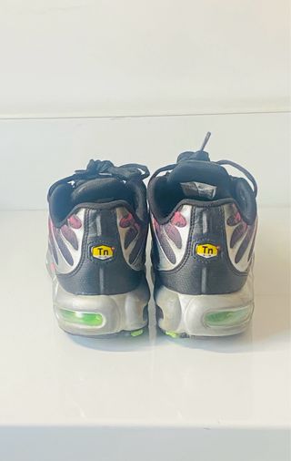 Nike TN Air Max Plus Rosa y Verde Volt