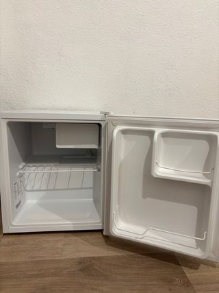 Nevera Hisense pequeña 50cm