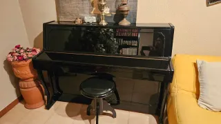 Piano vertical Fürstein Farfisa