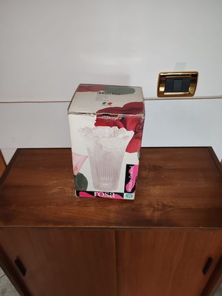 Vaso in vetro satinato con rose