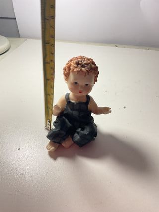 Statuetta bambino collezionabile