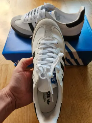 Zapatillas Adidas Samba. Talla 38. Blanco. NUEVAS