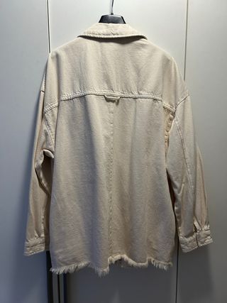 Chaqueta vaquera Pull&Bear beige