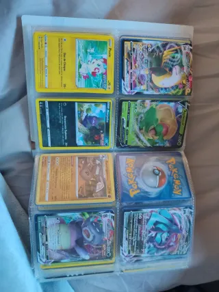 Variedad de cartas Pokémon