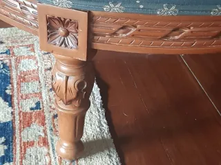 2 Butacas madera tallada con motivos vegetales