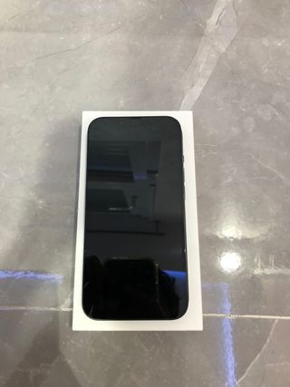iPhone 13 Negro 84% Batería Caja