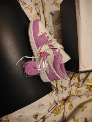 Nike Jordan Talla 38 Niña Rosa y Blanca