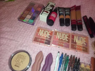 Pack 32 productos maquillaje