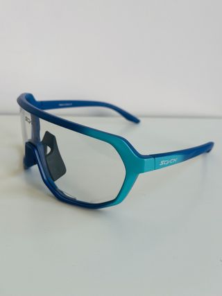 Gafas de sol fotocromáticas nuevas