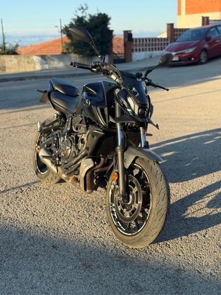 YAMAHA MT-07 2021 – 17.000 KM – IMPECABLE – A2