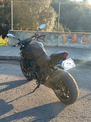 YAMAHA MT-07 2021 – 17.000 KM – IMPECABLE – A2
