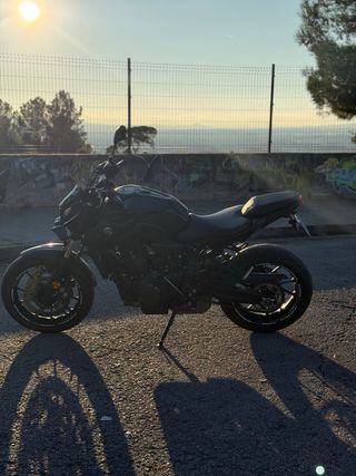YAMAHA MT-07 2021 – 17.000 KM – IMPECABLE – A2