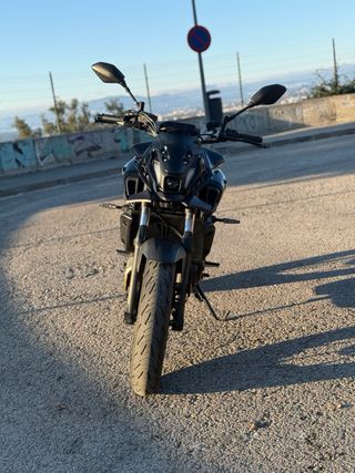 YAMAHA MT-07 2021 – 17.000 KM – IMPECABLE – A2