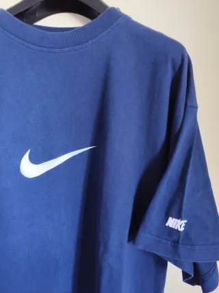 T-shirt Nike blu vintage