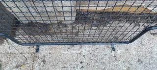 Rejilla separadora de carga para coche