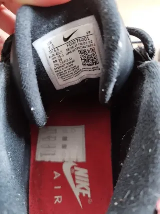 Nike Air Jordan Sneakers Negras Rojas