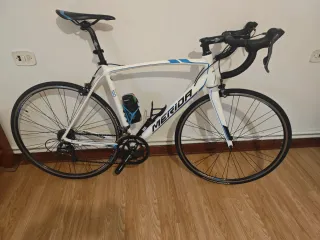 Bicicleta de carretera Merida 100