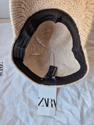 Gorra de punto Zara Beige. Regalo con etiqueta