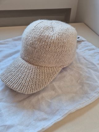 Gorra de punto Zara Beige. Regalo con etiqueta