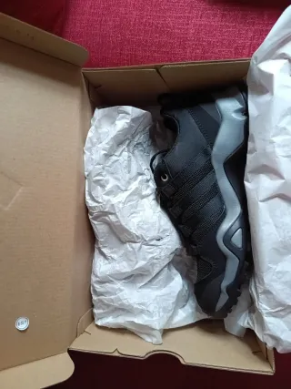 Zapatillas Adidas Terrex Negras y Grises