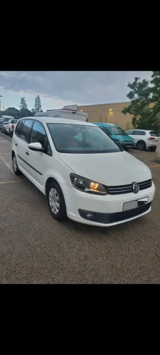 Volkswagen Touran 2015. Automatic 182000 km. 7plaz