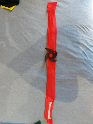 Disfraz Ninja Negro con Detalles Rojos